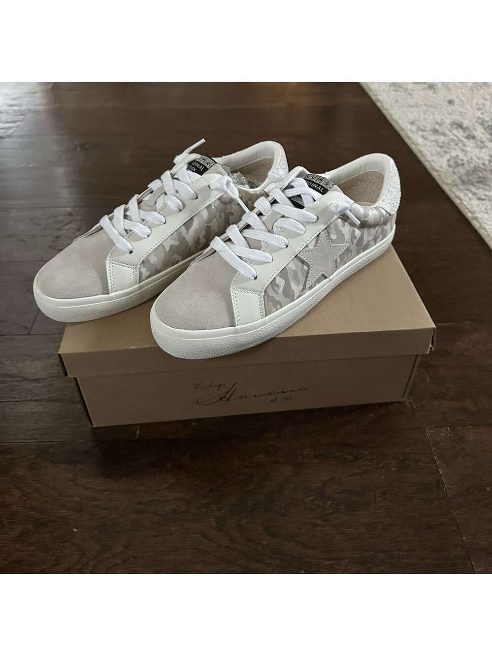 Vintage Havana Camo Star Sneakers Gray White
Size 8 NIB - Picture 12 of 14